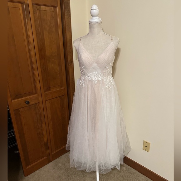 Azazie Liana Wedding Dress - Picture 2 of 6